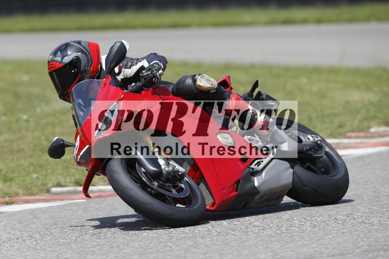 /27 12.06.2025 Ducati Schweiz Trackday Warmup  ADR/gelb-jeaune/19-2